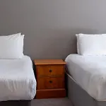 Hotel Cedar Court 4*