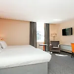 Hotel Cedar Court