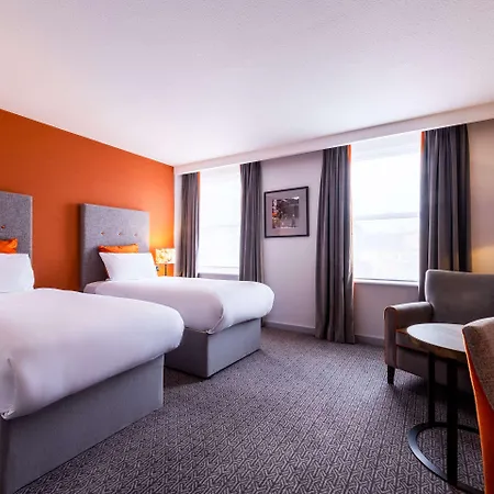 Cedar Court Hotel 4*