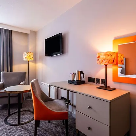 Otel Cedar Court