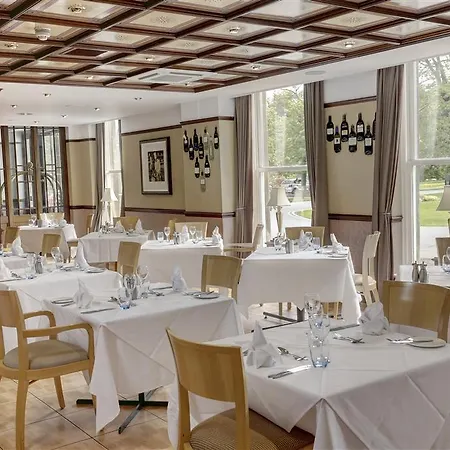 Cedar Court 4*