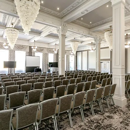 Hotel Cedar Court 4*