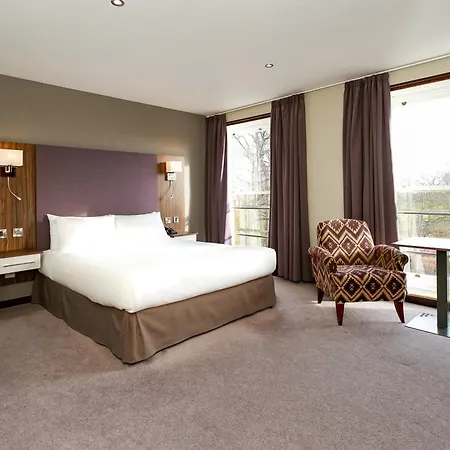 Cedar Court Hotel 4*