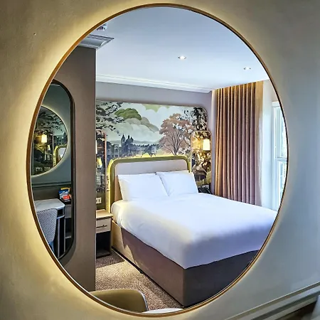 Cedar Court 4*