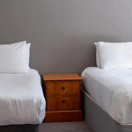 Otel Cedar Court 4*