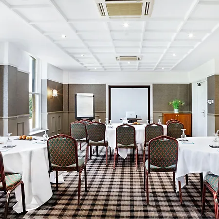 Cedar Court 4*