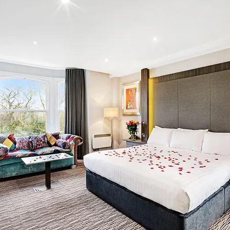 Cedar Court Hotel 4*