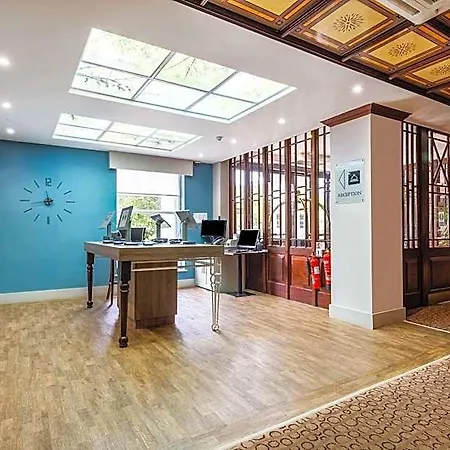 Cedar Court 哈罗盖特