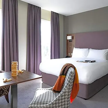 Cedar Court 4*