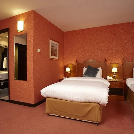 Hotel Cedar Court 4*