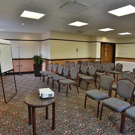 Cedar Court Hotel 4*