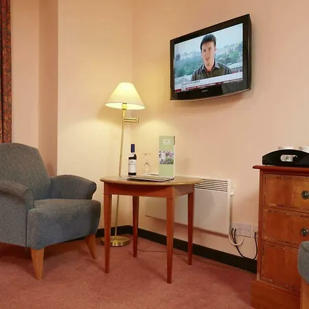 Cedar Court Hotel 4*