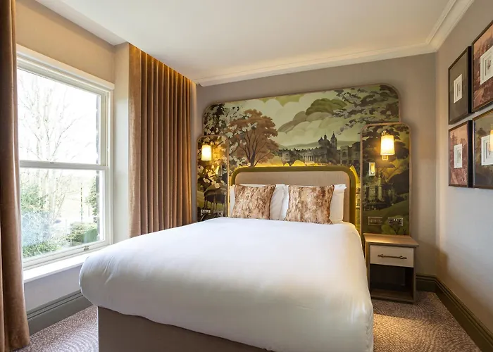 Hotel Cedar Court 4*