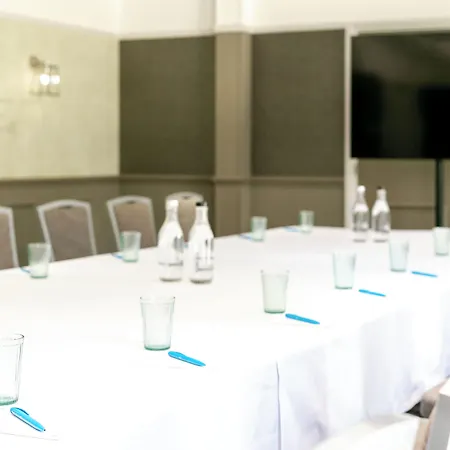 Cedar Court Hotel 4*