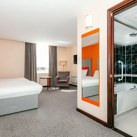 Hotel Cedar Court 4*