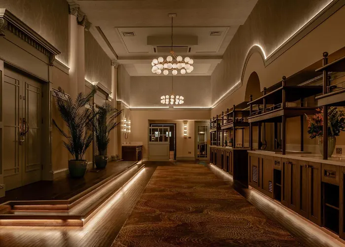 Hotel Cedar Court 4*