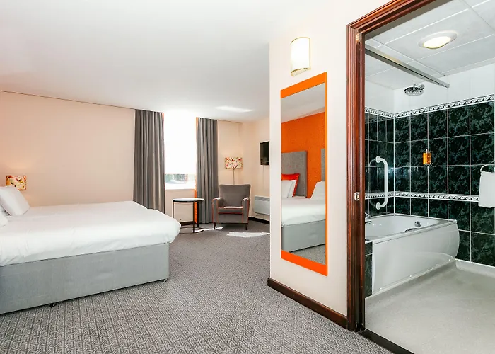 Hotel Cedar Court 4*