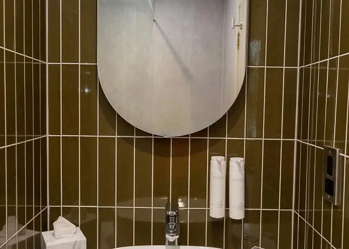 Hotel Cedar Court 4*